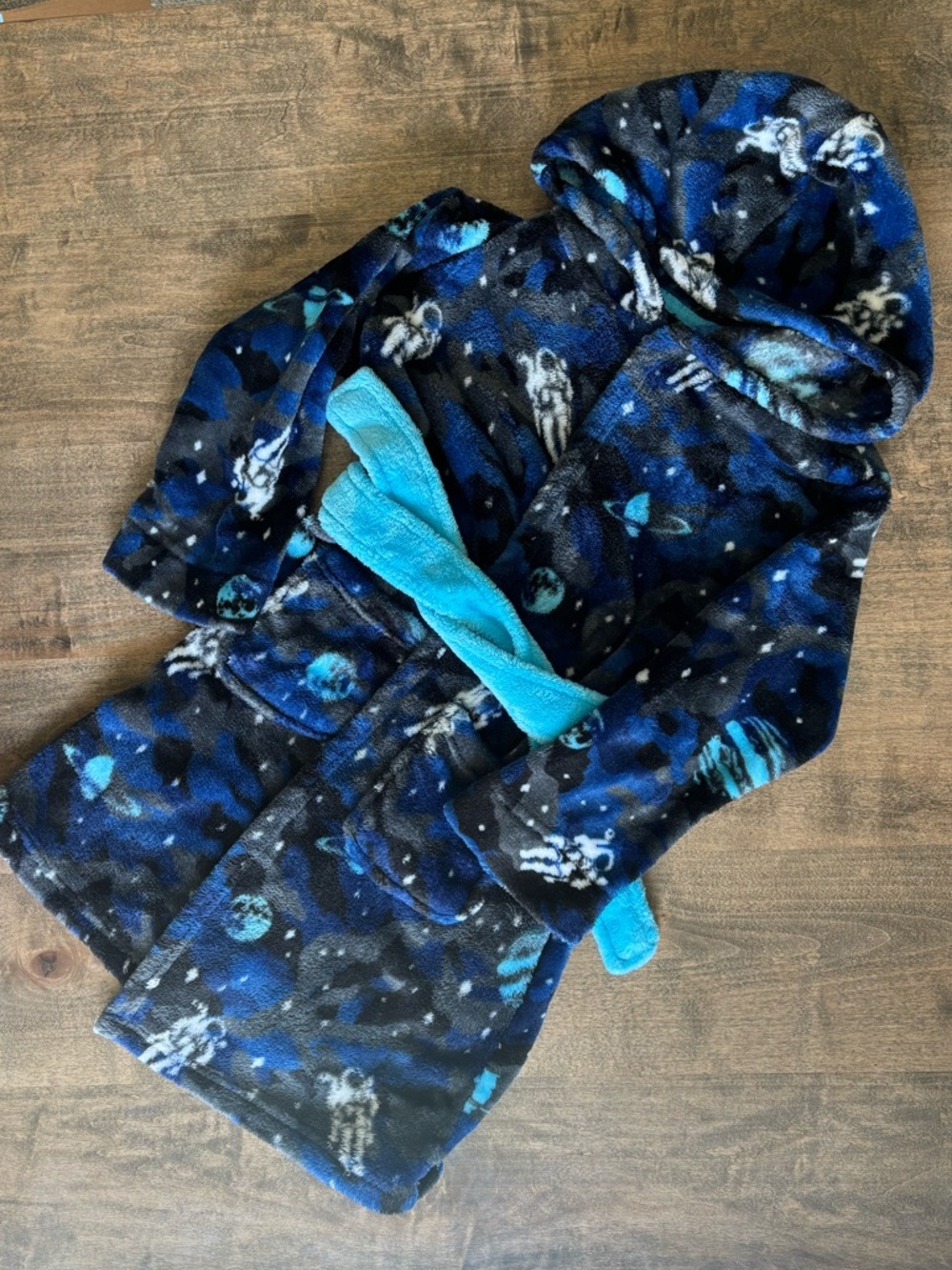 Kids Cuddl Duds Plush Hooded Robe in Space Theme / Size Small (4/6)